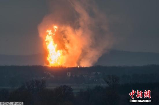 當(dāng)?shù)貢r間12月12日，奧地利鮑姆加騰一座大型天然氣站發(fā)生爆炸，數(shù)人受傷。